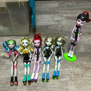 Monster High Skultimate Roller Maze Doll Set